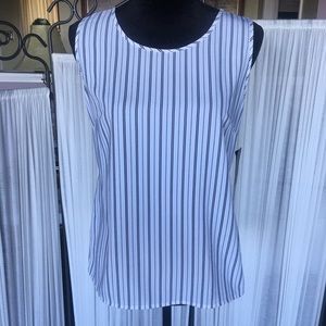 3/$30 NWT Jones New York Sleeveless Blouse